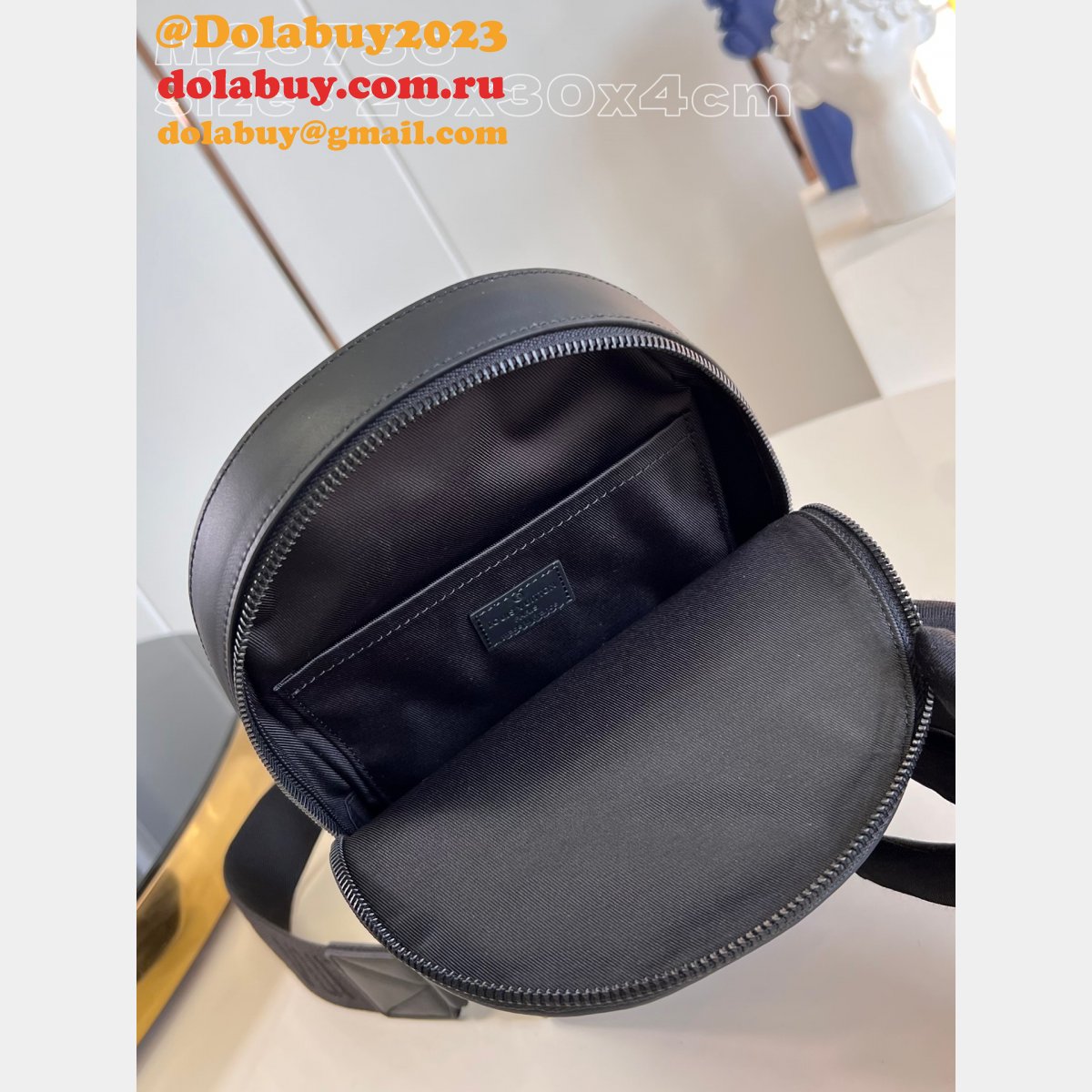 Replica Pilot Slingbag LV Aerogram 1:1 Mirror Louis Vuitton M23736 Bag