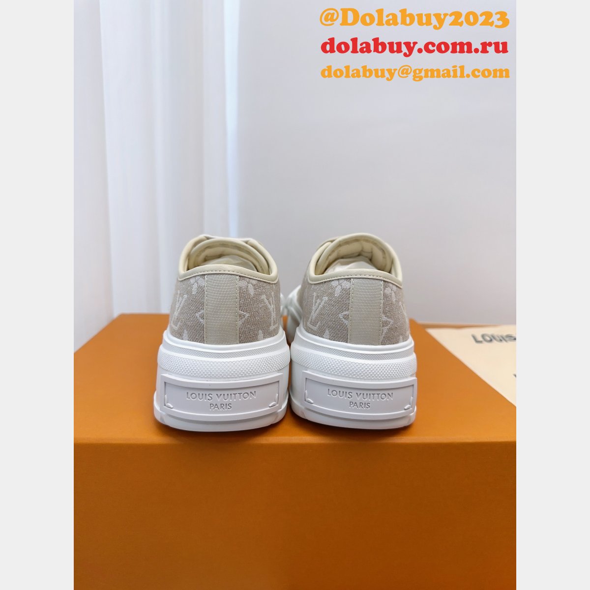AAA+ Time Out Sneaker LOUIS VUITTON Best Replica