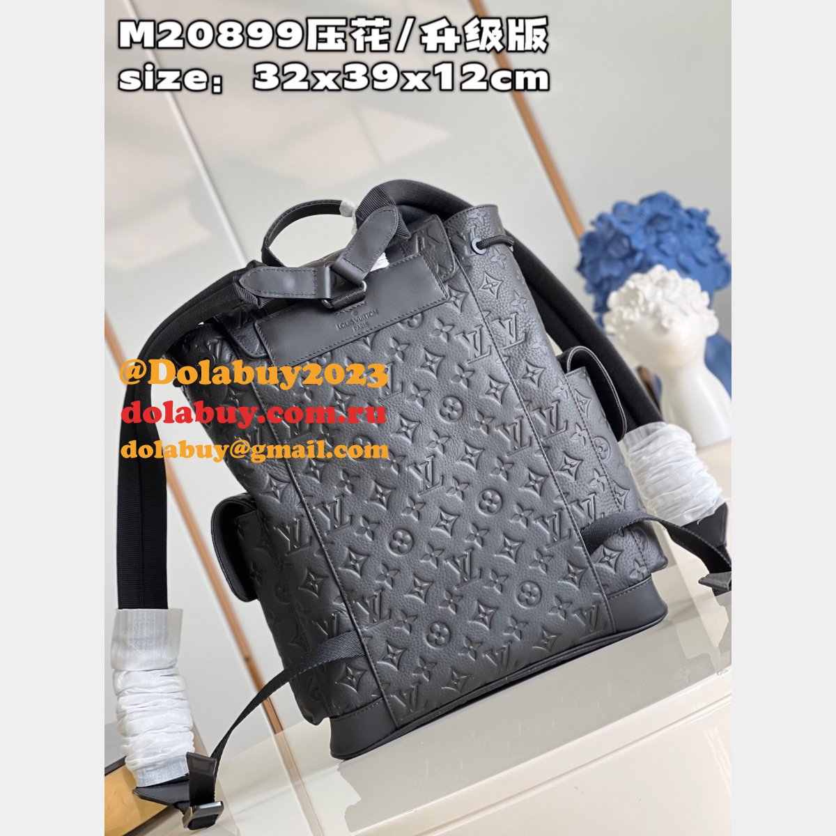 Louis Vuitton Christopher 7 Star M20899 Taurillon Men Bag