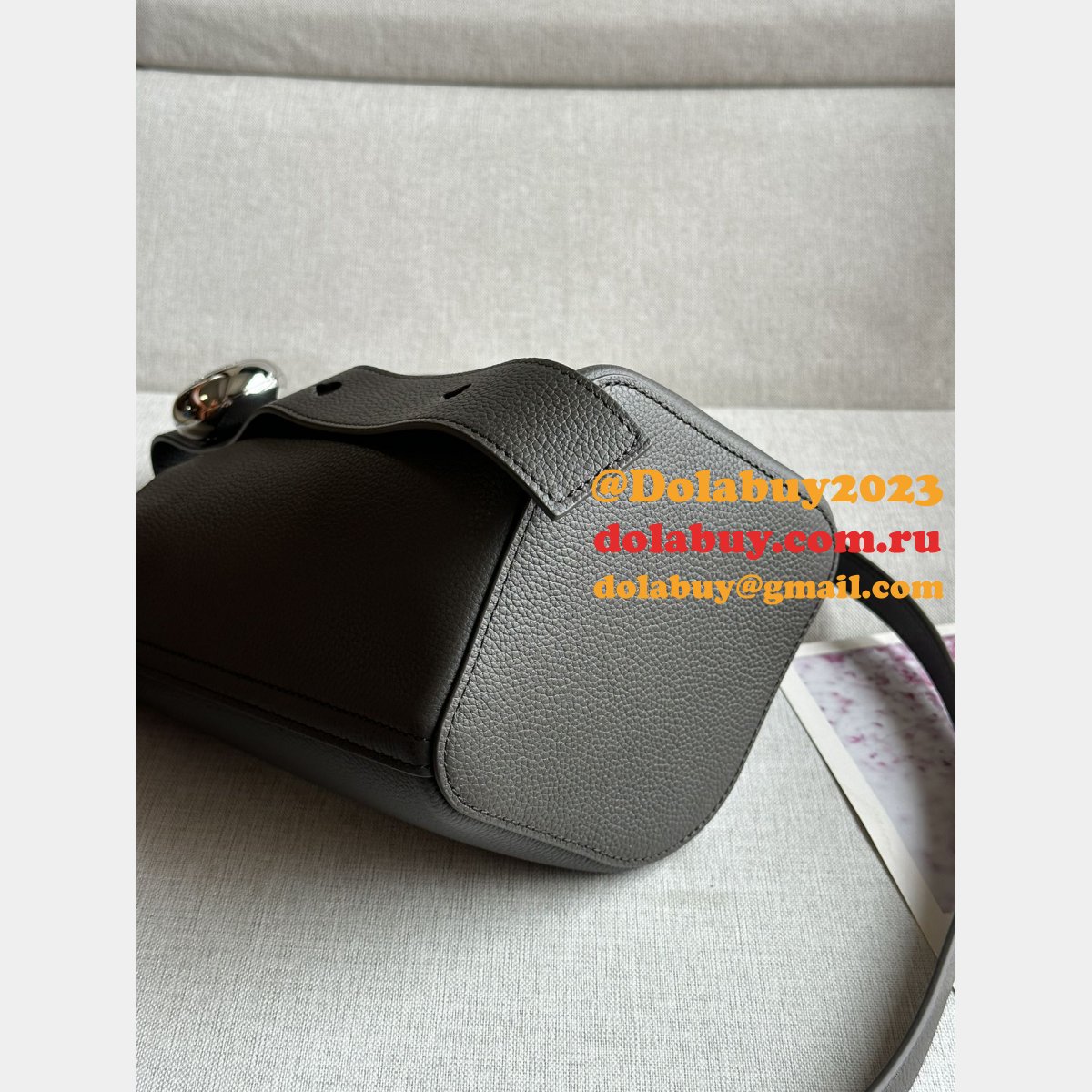 Replica Loewe Pebble Bucket handbag Top Quality 332s