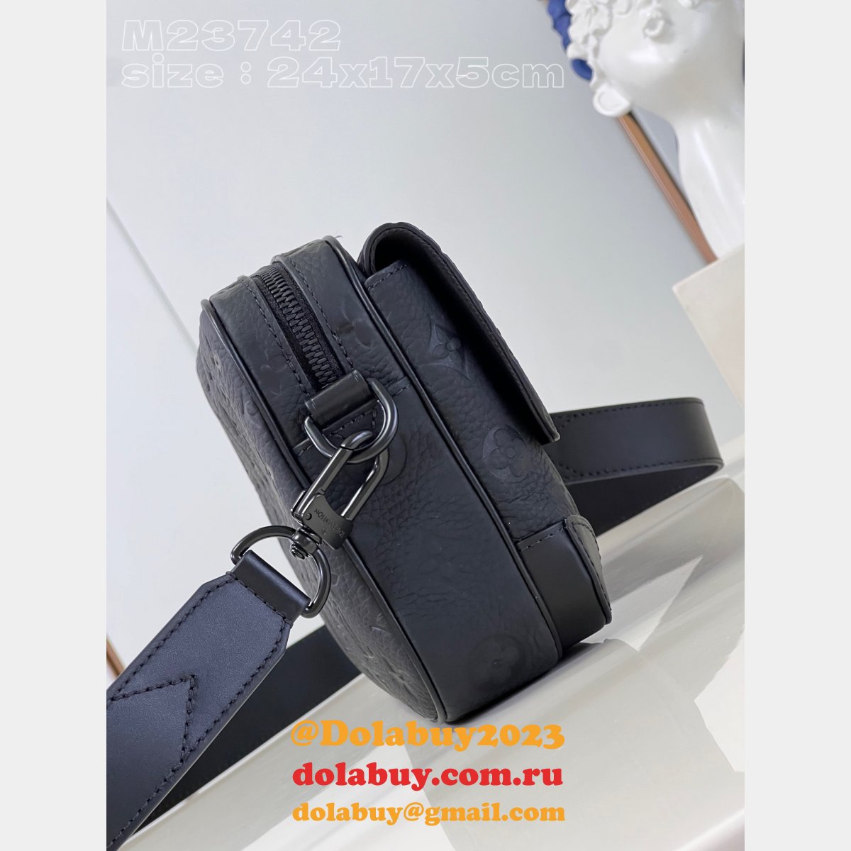 Steamer Messenger 1:1 Mirror LV Taurillon Men M23742 Black Bags