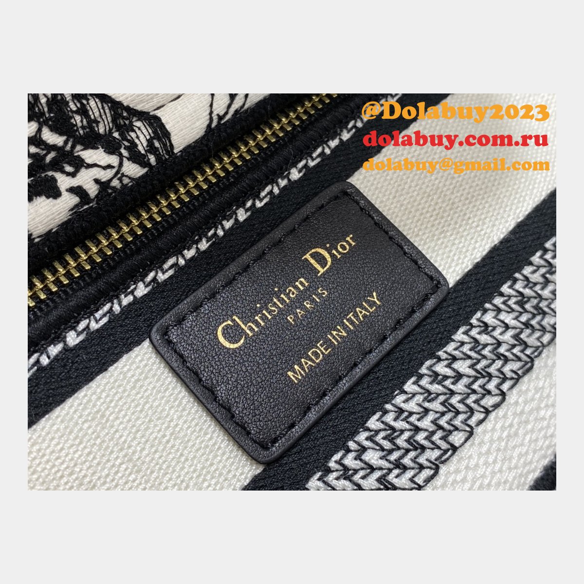The Fashion Designer Christian Dior 17cm Bags For Sale