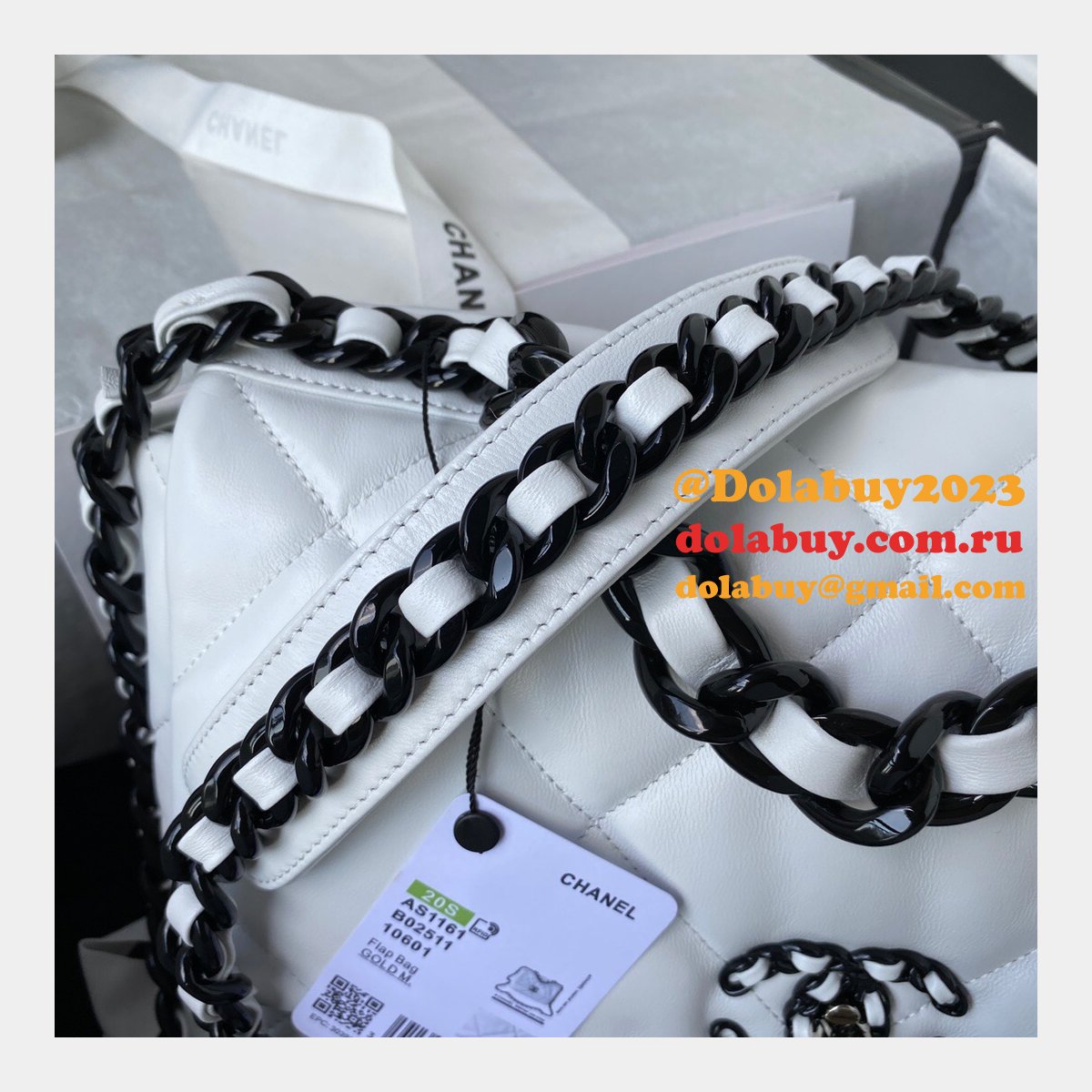 Best Replica Lambskin Gold-Tone AS1160 White/Black 19 Handbags Online Sale