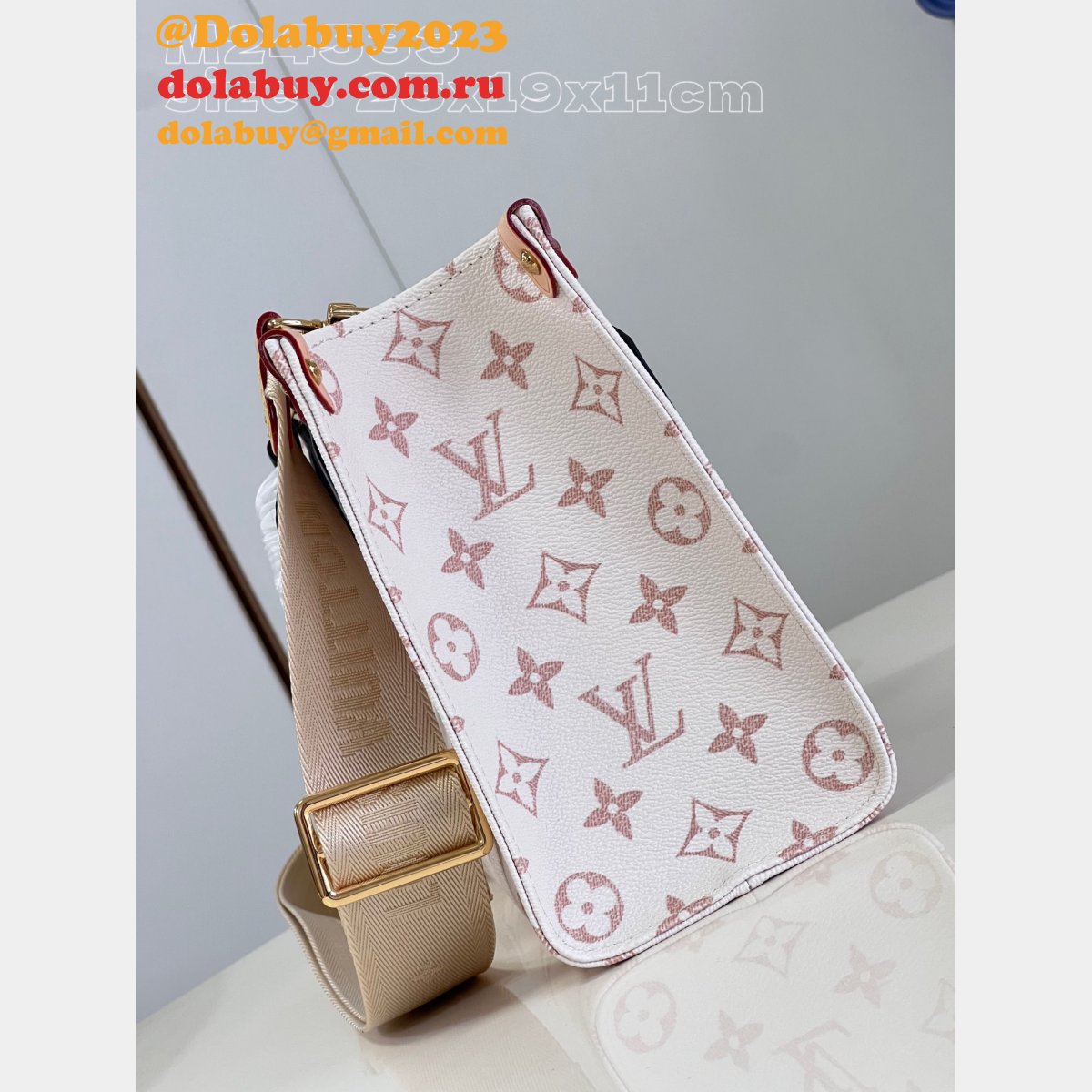 Perfect Coussin Louis Vuitton M24533 Replica Store