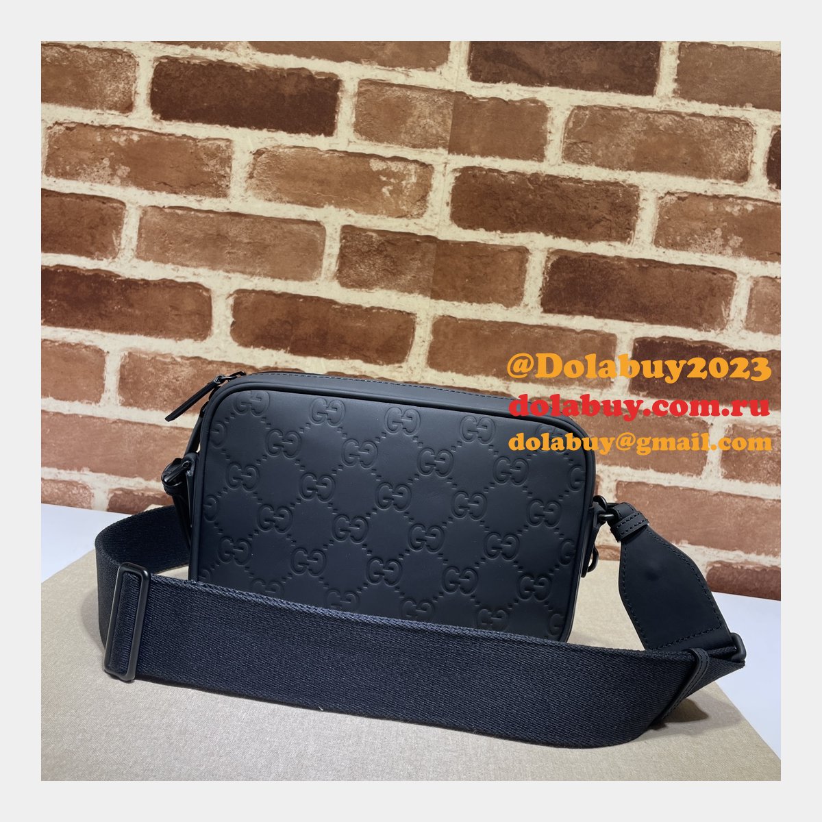 gg crossbody knockoff G*u*i rubber-effect 771293 black bag