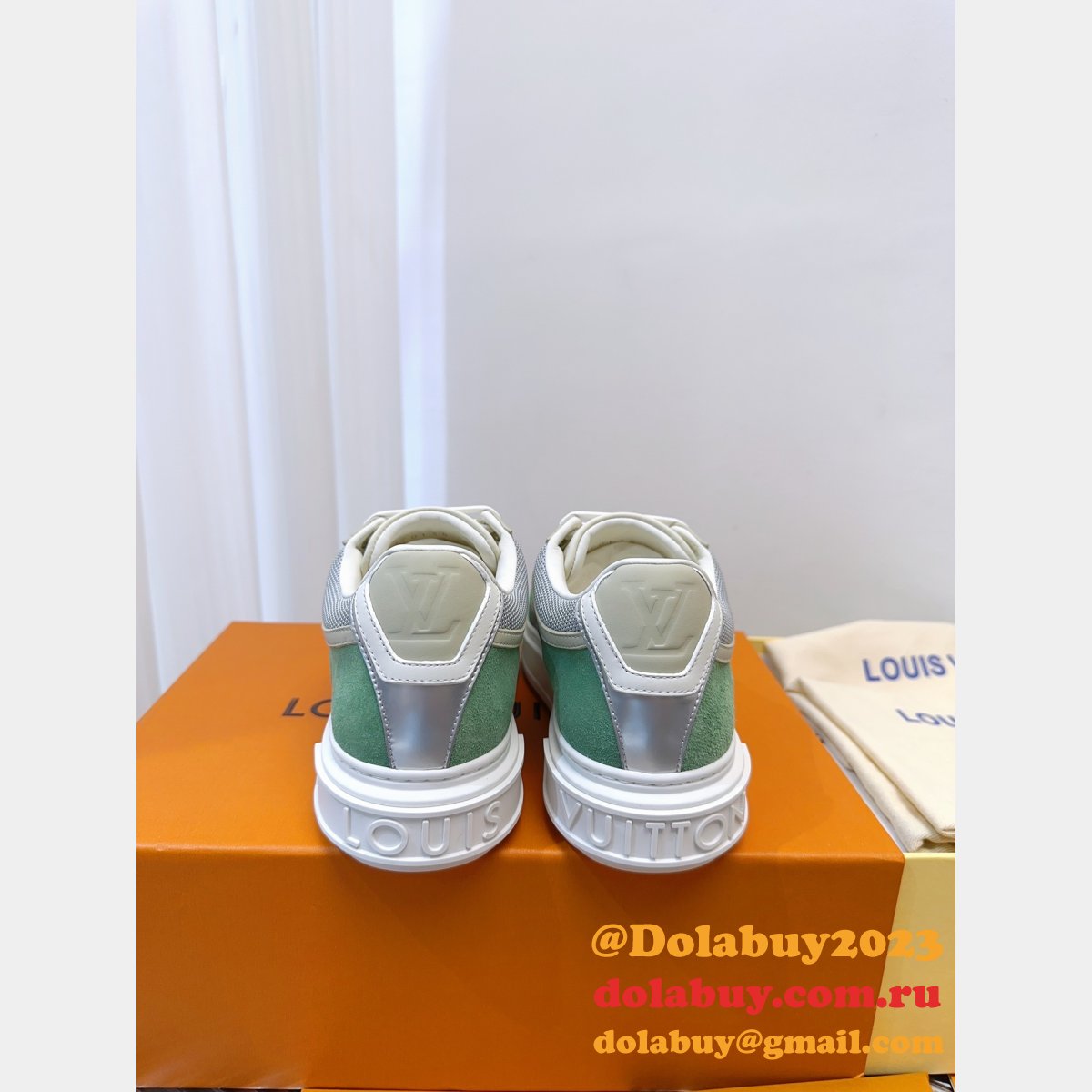 LOUIS VUITTON LUXURY Time Out Sneaker