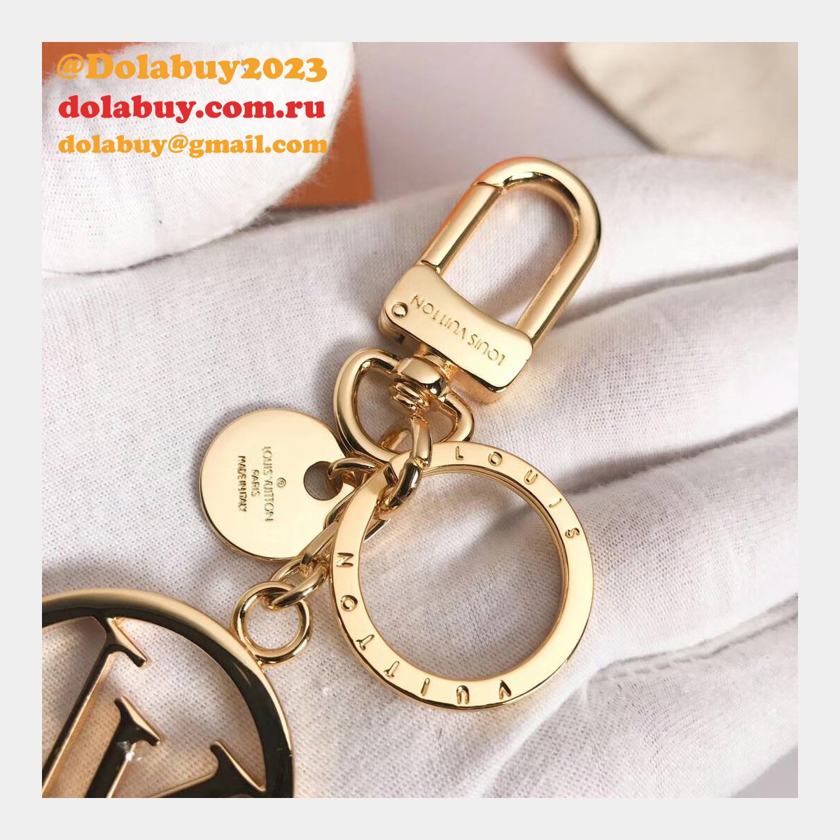 AAA+ LV Circle Bag Charm & Key Holder M68000 Gold