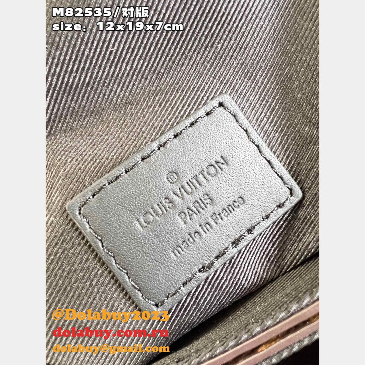 S-Lock Vertical Wearable Wallet Replica Louis Vuitton 7 Stars Bag