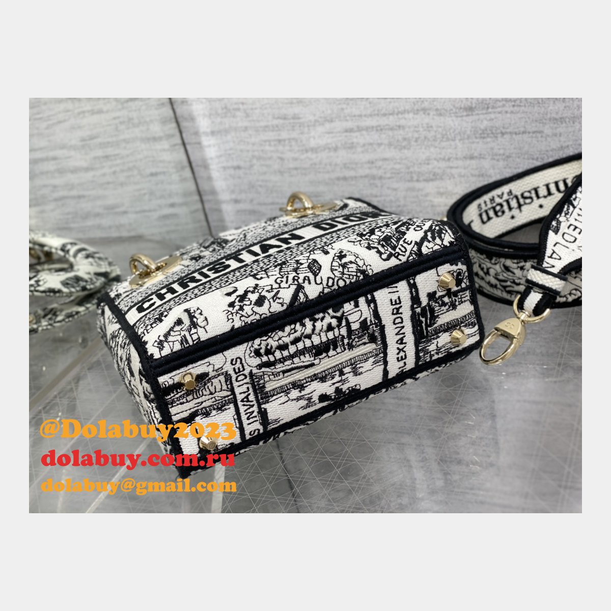 The Fashion Designer Christian Dior 17cm Bags For Sale