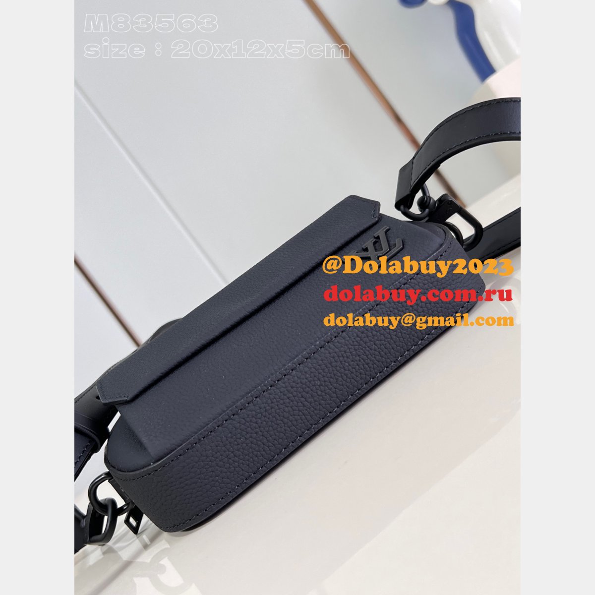 Pilot Wearable Wallet M83563/M83560 LV Aerogram Replica Bags