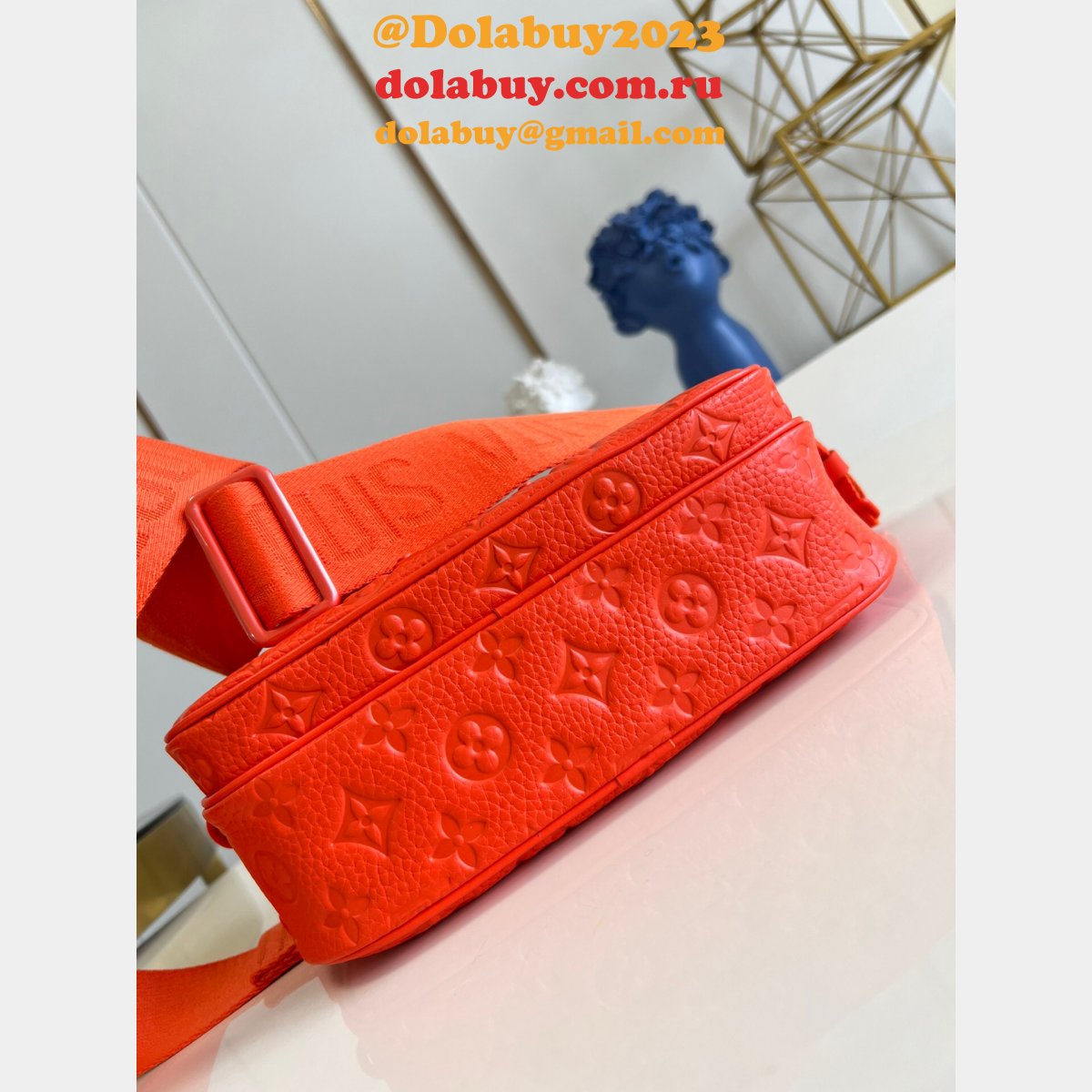 UK Louis Vuitton Replica M20904 S Lock Messenger Bags
