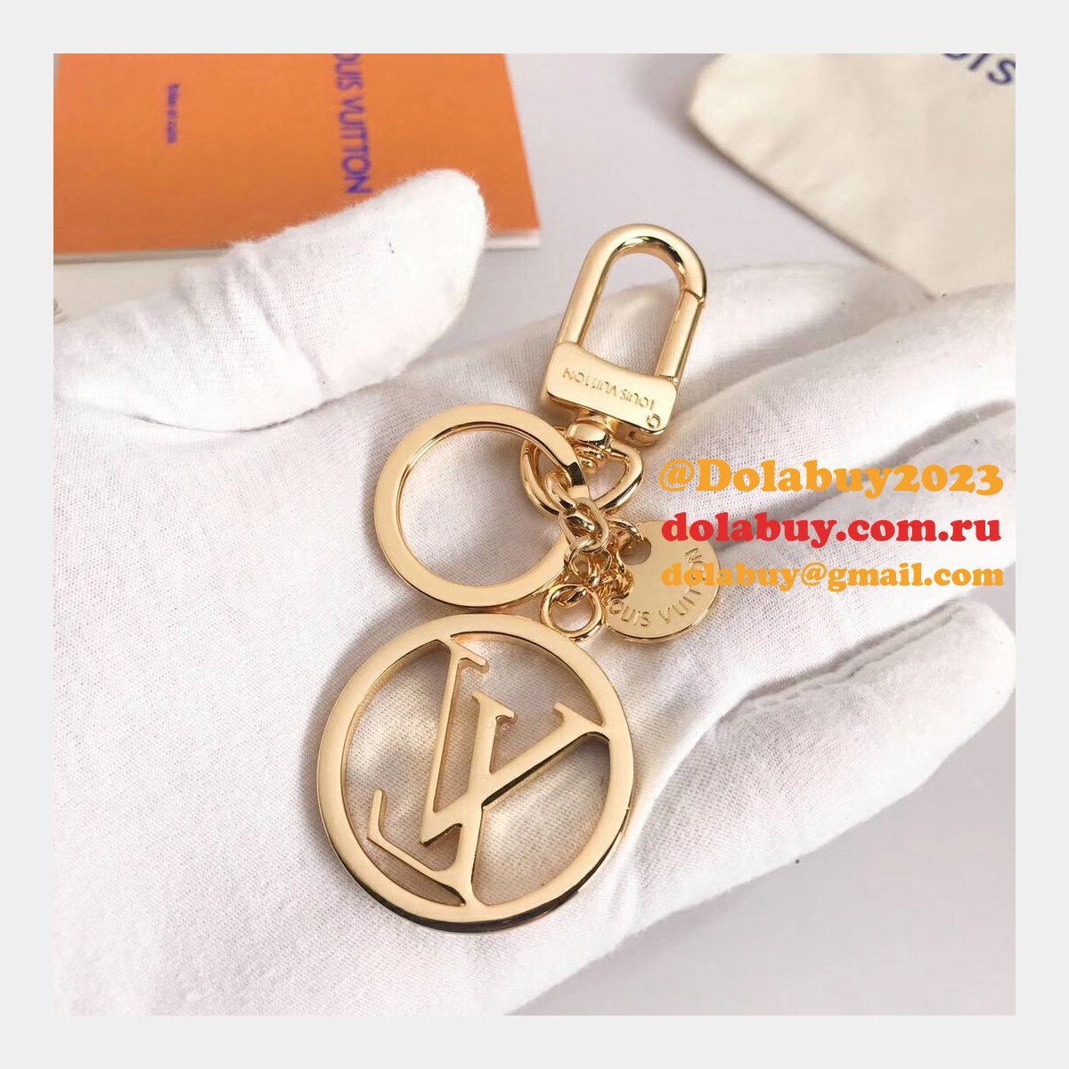 AAA+ LV Circle Bag Charm & Key Holder M68000 Gold
