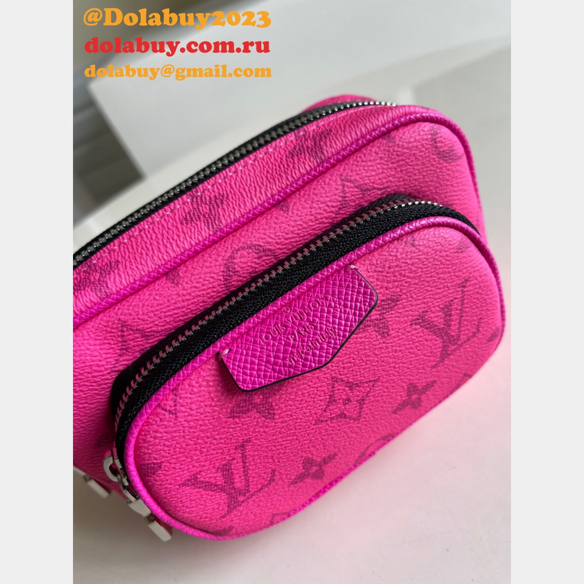 Louis Vuitton UK Replica M30781 Outdoor Pouch K45 Rose/Black