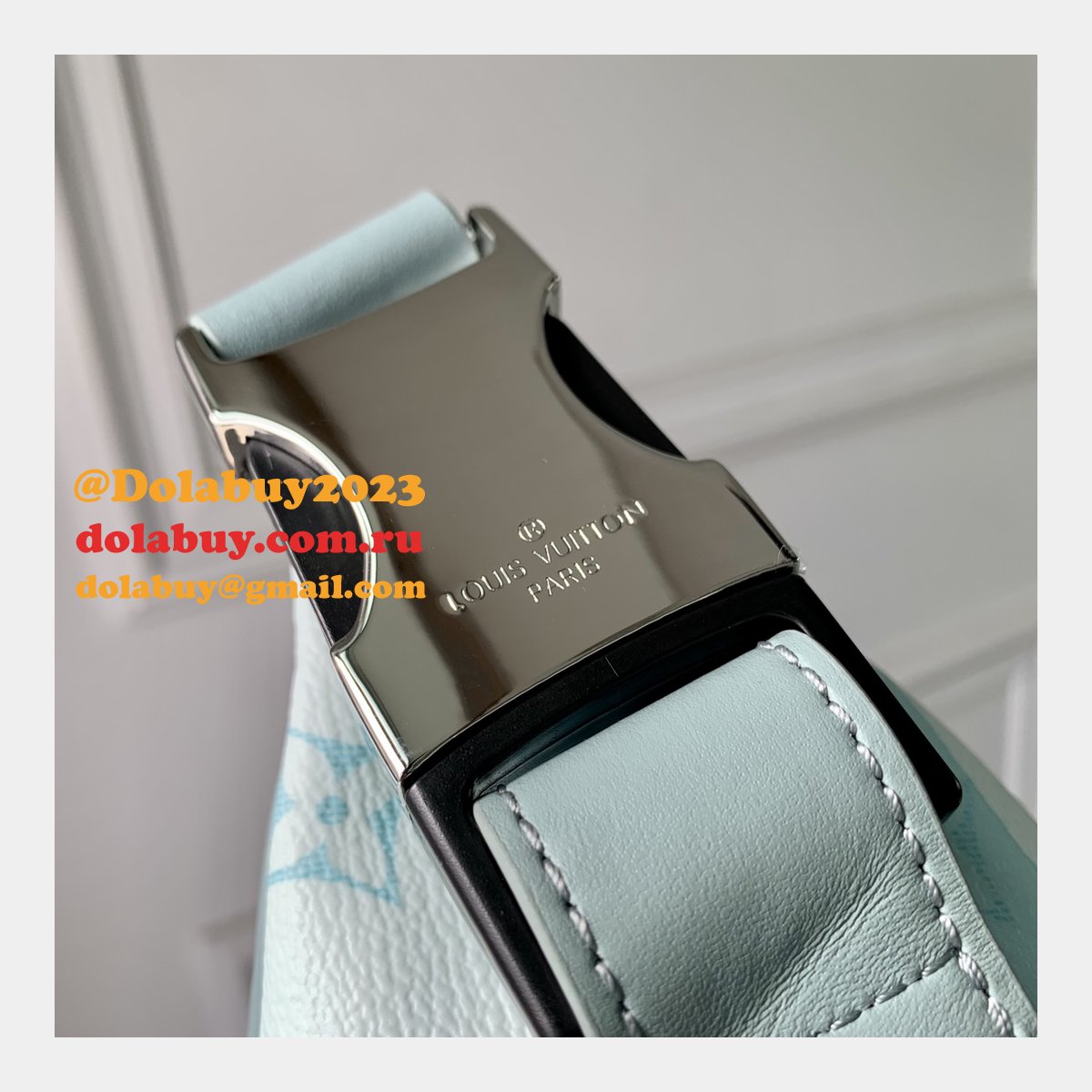 Discovery Bumbag M22576 Louis Vuitton Designer Men Wholesale Bag