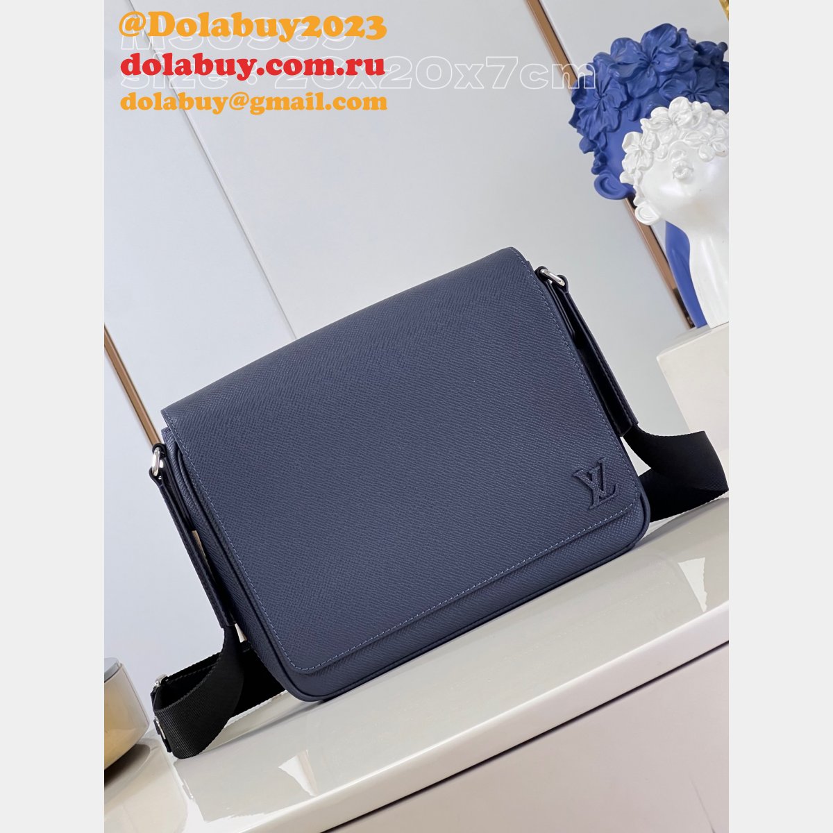Copy Louis Vuitton District M30969 Taiga Men Knock Off Bags