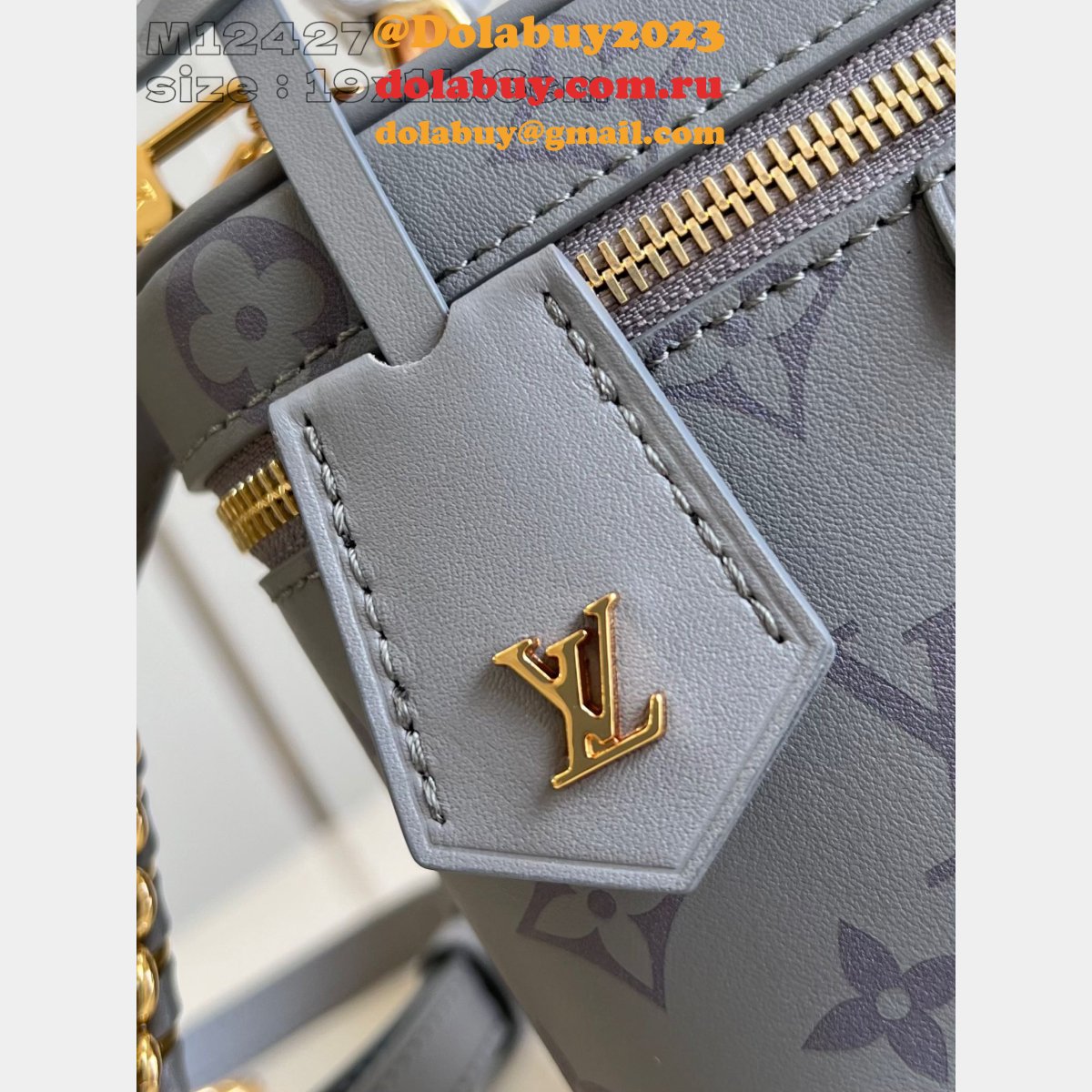 UK Louis Vuitton Replica Vanity Chain Pouch Fashion M12427 Bag