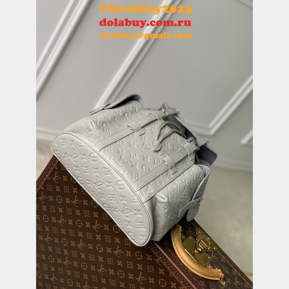 Christopher Buying Designers Louis Vuitton Copy Taurillon M23146 Bag