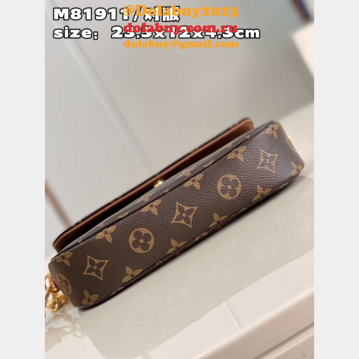 UK Louis Vuitton Wallet m81911 Chain Ivy Monogram Replica Bag