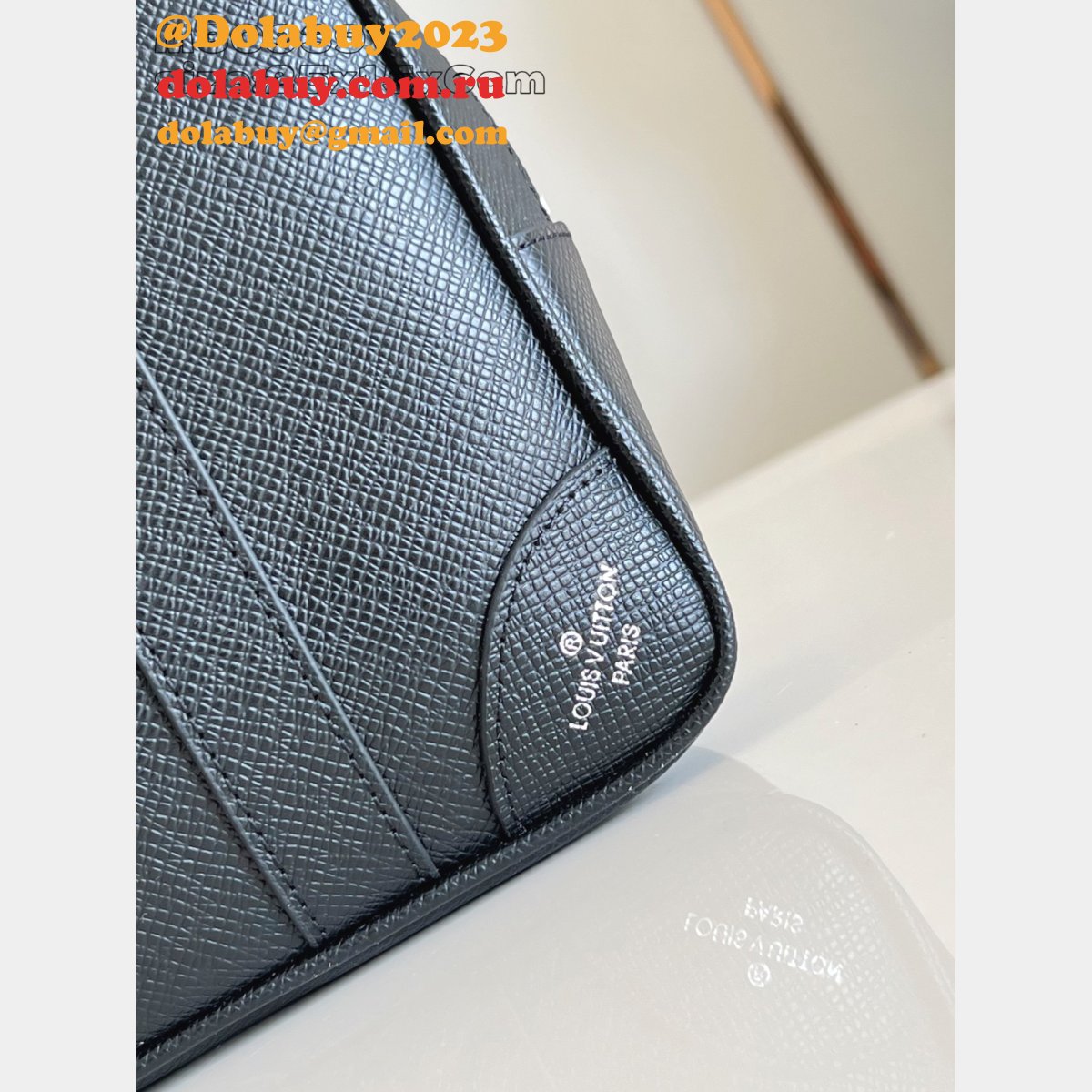 Louis Vuitton Pochette Kasai M30939 Luxury Taiga Leather Black