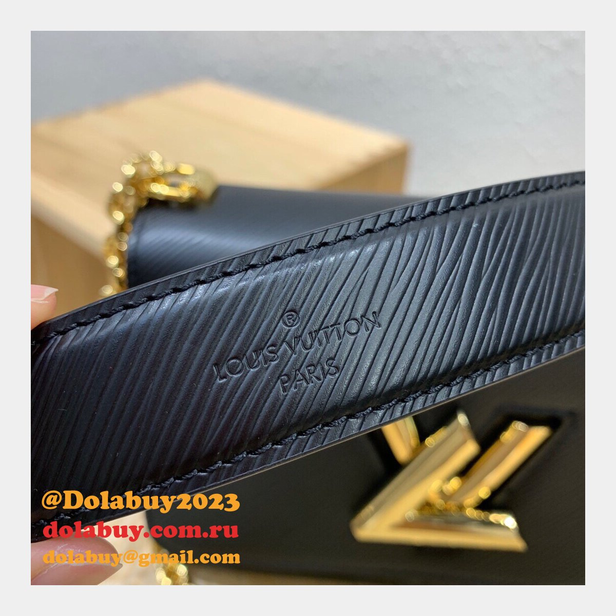AAA+ Louis Vuitton Twist PM Epi Leather in Black