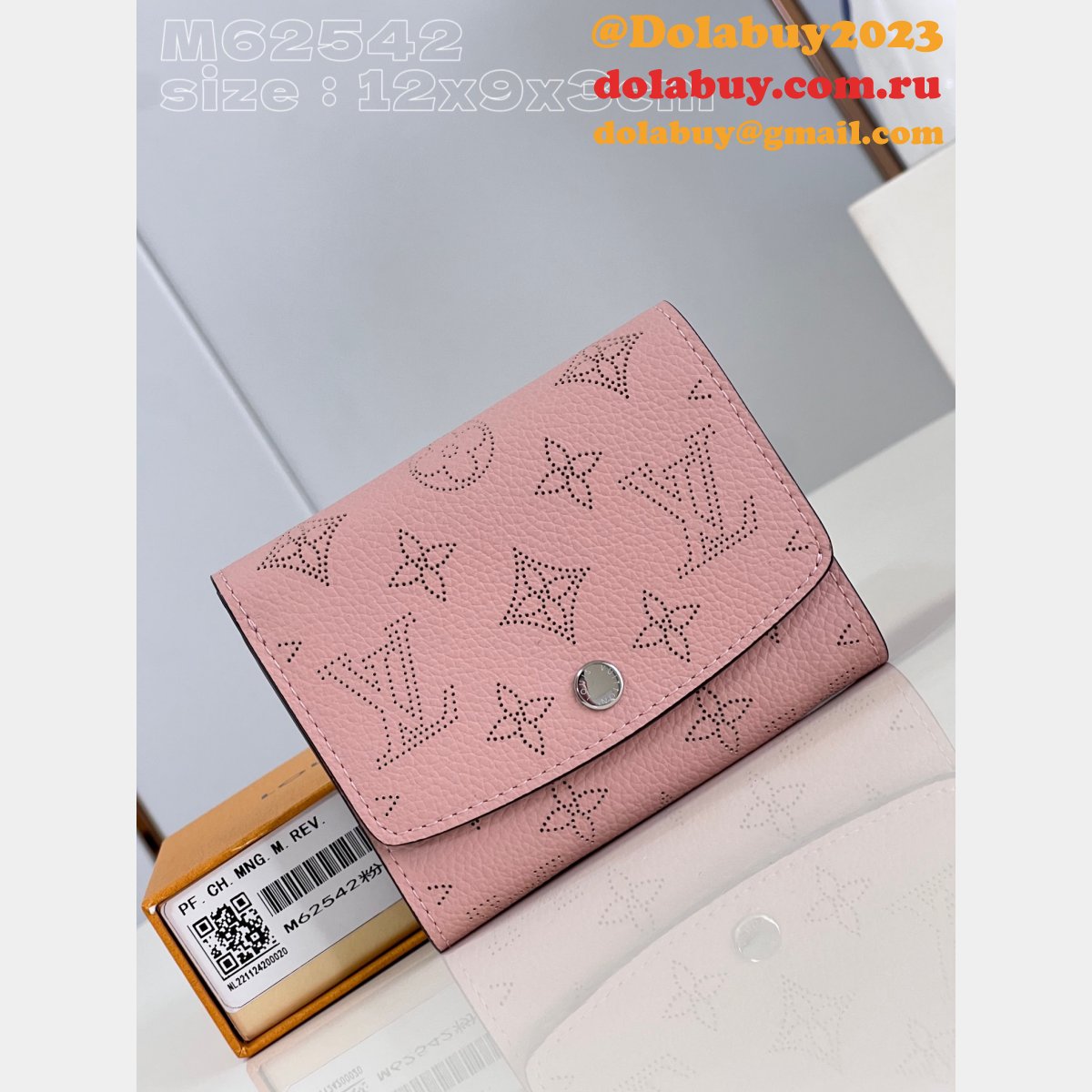 Iris Compact Wallet Mahina M62542/M62543 Louis Vuitton Replica Bag