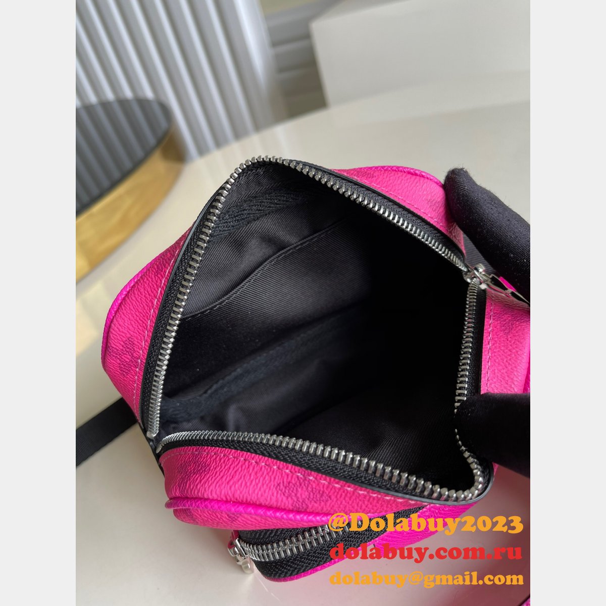 Louis Vuitton UK Replica M30781 Outdoor Pouch K45 Rose/Black