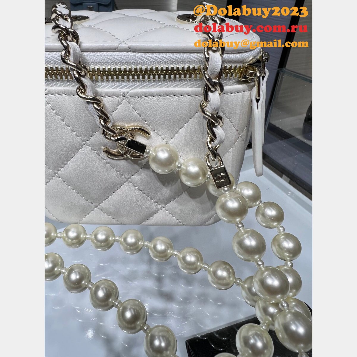 Luxury CC 22P pearl chain lipstick bag AP2581Y