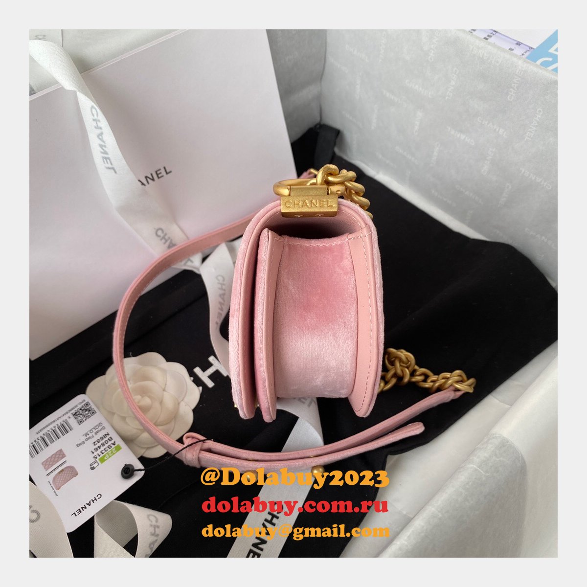 Wholesale Cheap 1:1 Replica AS3315 Messenger Boy Handbags