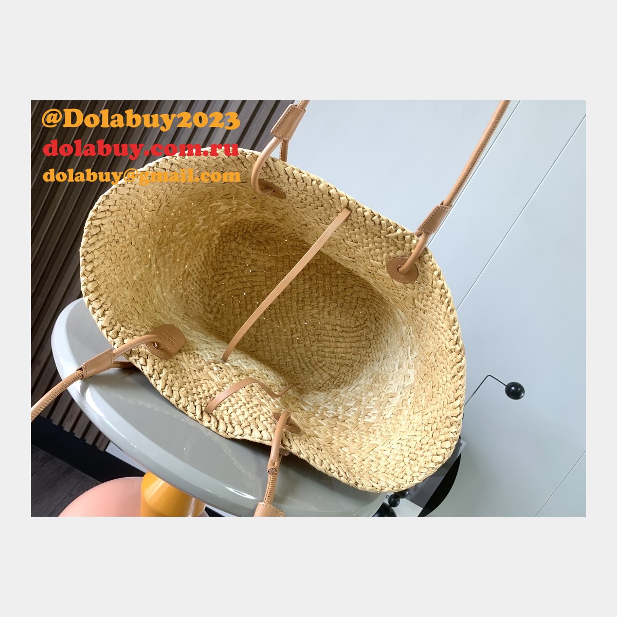 Perfect loewe Anagram Basket bag in iraca palm and calfskin 8008