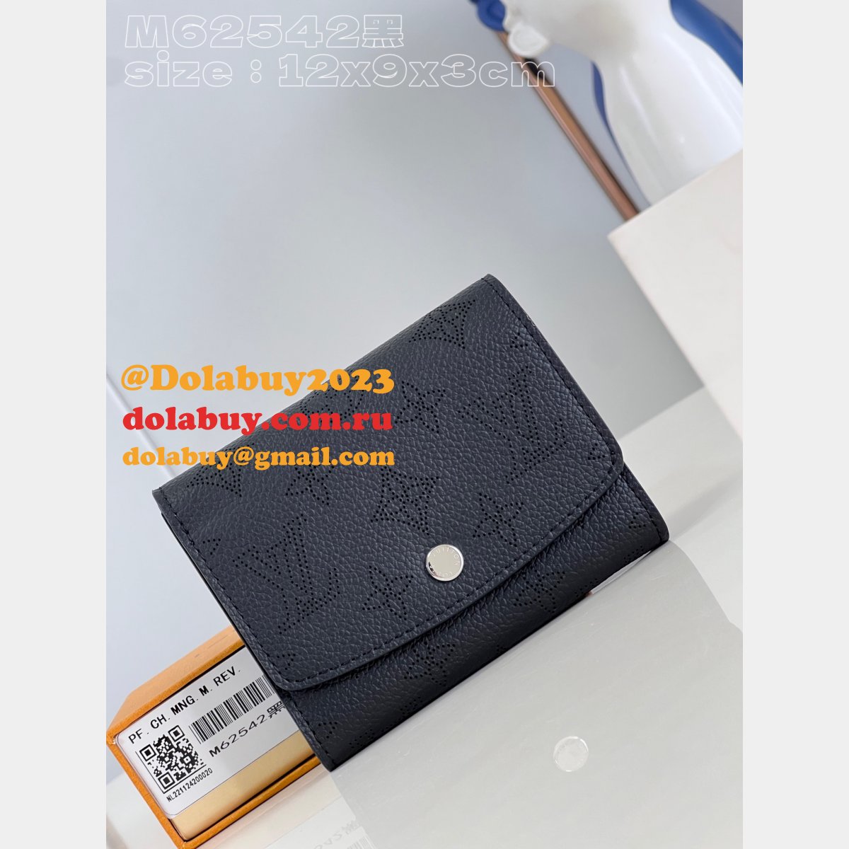 Iris Compact Wallet Mahina M62542/M62543 Louis Vuitton Replica Bag
