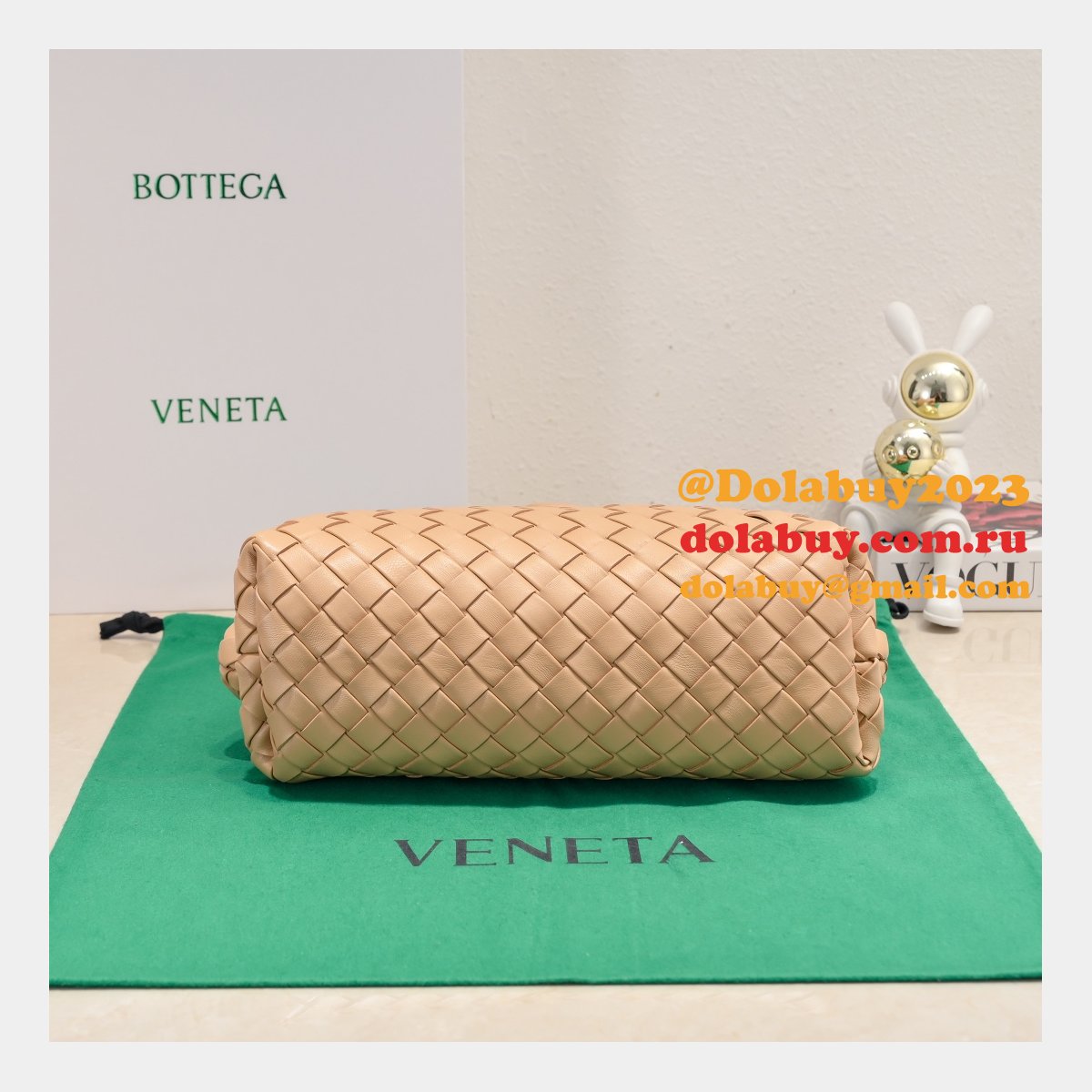 top quality b0tte*a Ven*ta teen lauren 1980 with chain
