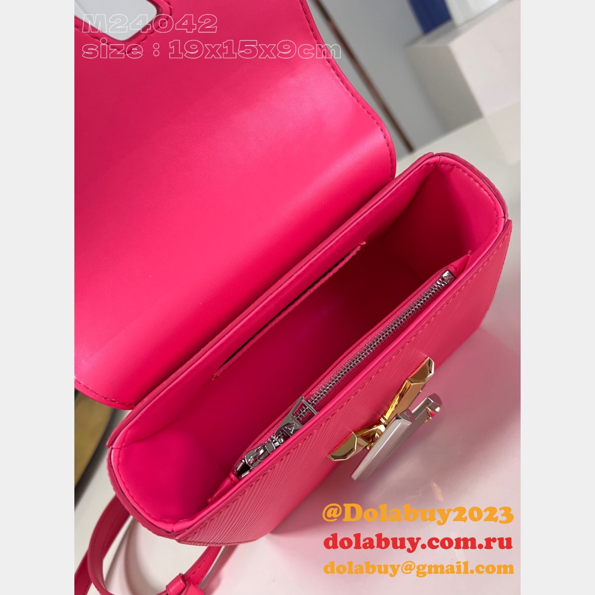 Louis Vuitton Duplicate Twist PM Epi M24042 Replica Bag