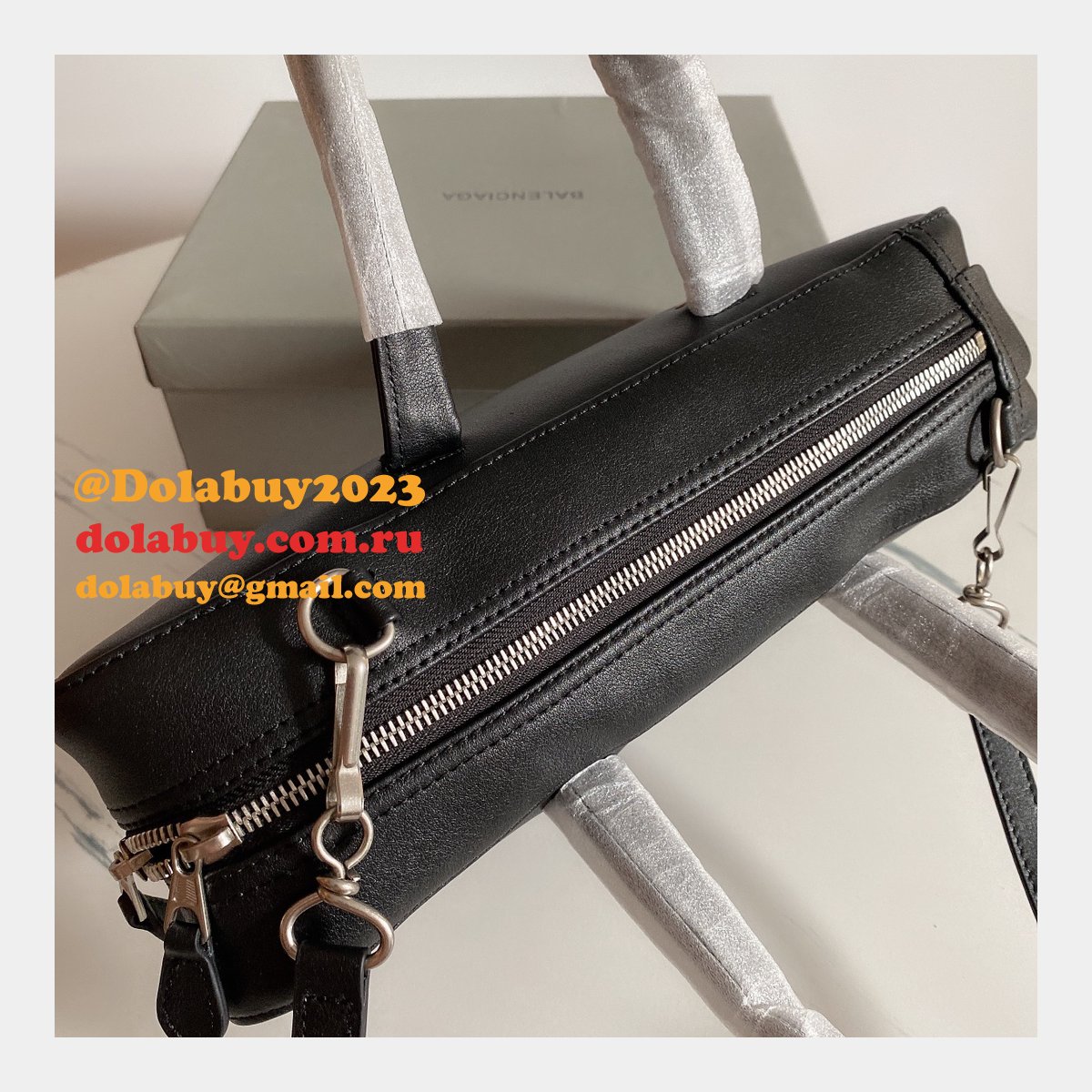 Luxury Balenciaga shoulder Triangle Black bag