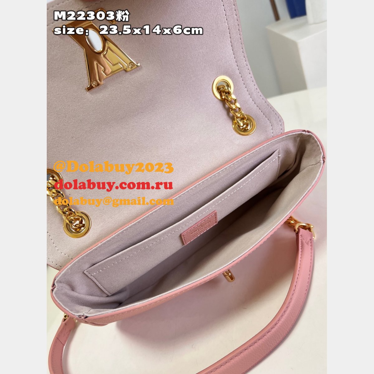 Louis Vuitton Fashion M22303 Fake LockMe Chain East West Bag