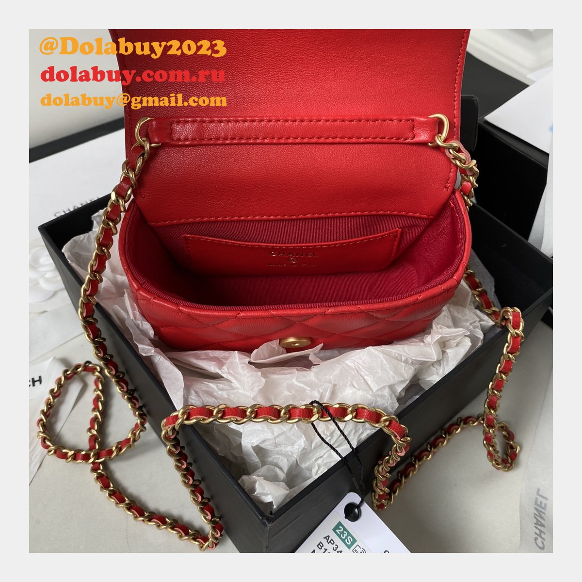 Inspired AP3485 Clutch With Chain Replica Shiny Bags