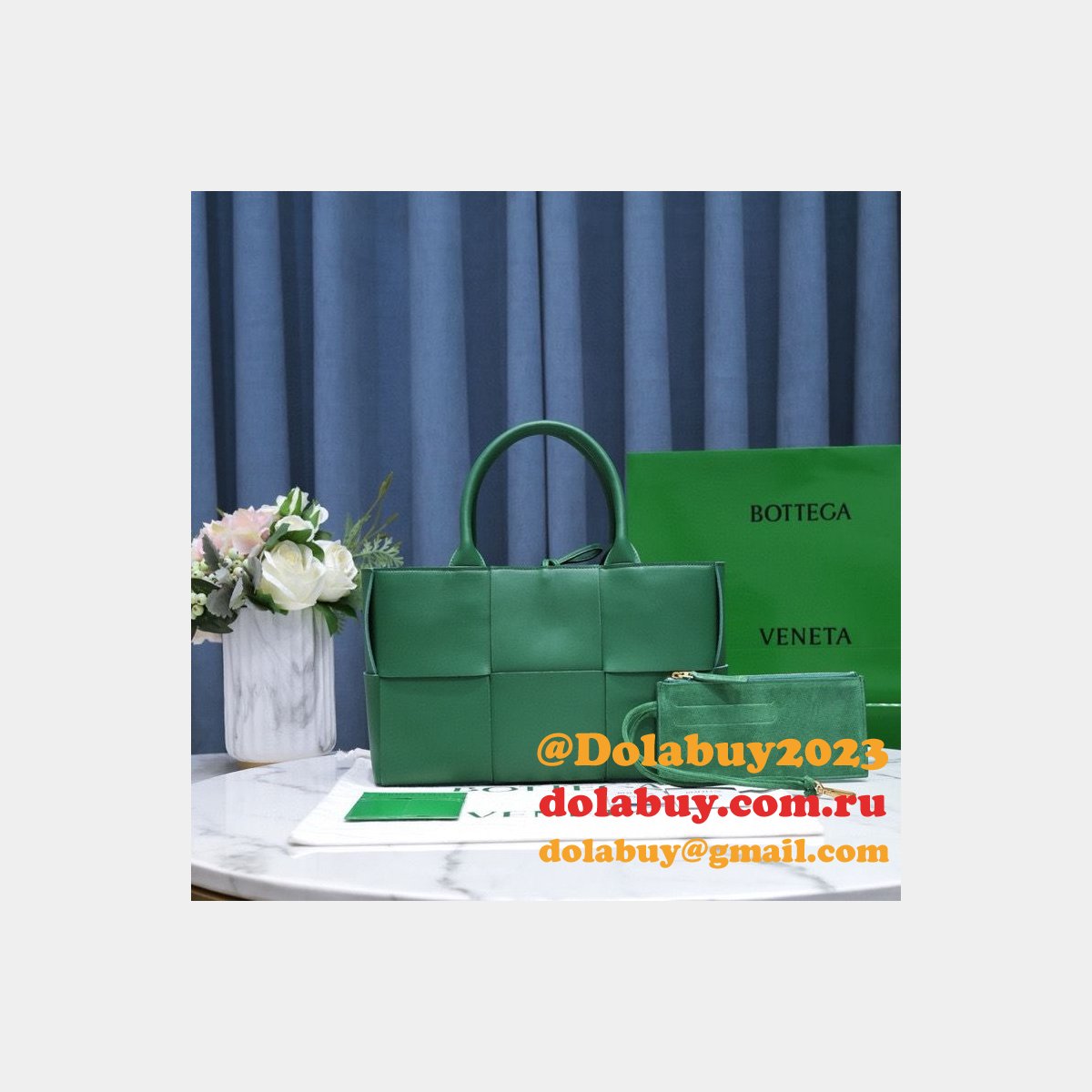 luxury b0tte*a Ven*ta medium arco tote bag 36cm