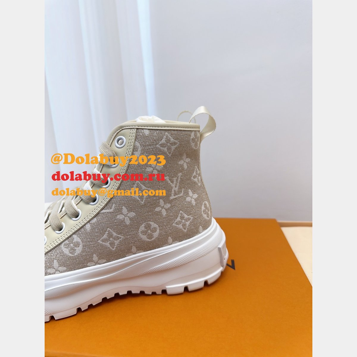 Replica Louis Vuitton Designer Squad Sneaker AAA+ Shoes
