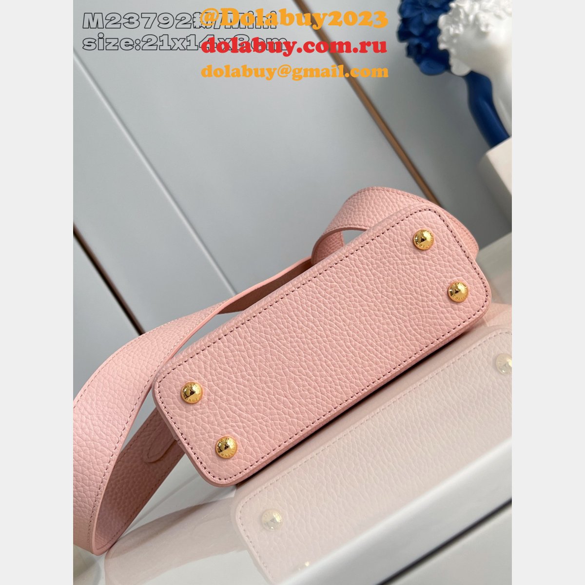 Replica Louis Vuitton Capucines BB Fashion Taurillon M23792 Bag