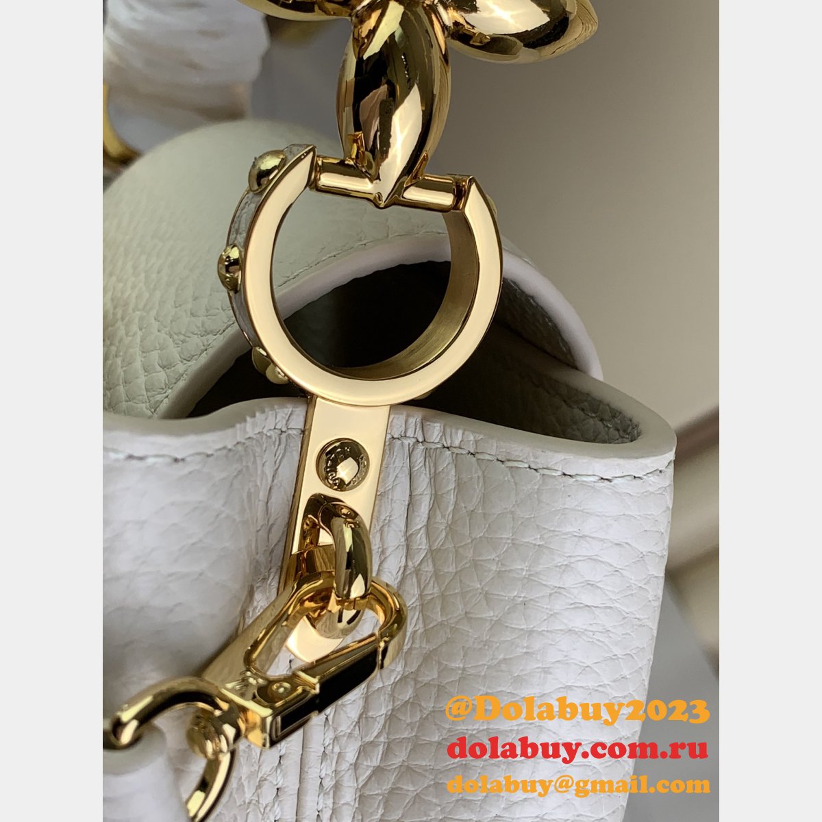 The Capucines M48865 M24989 M24698 Louis Vuitton Designer Replica Bag