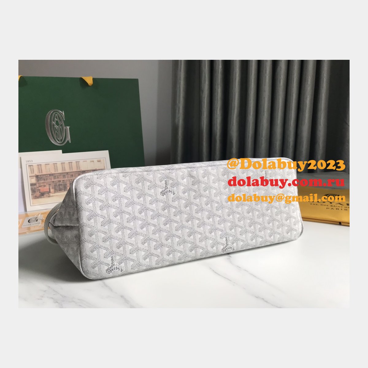 Designer Goyard Chien Gris & Pocket Pet bag