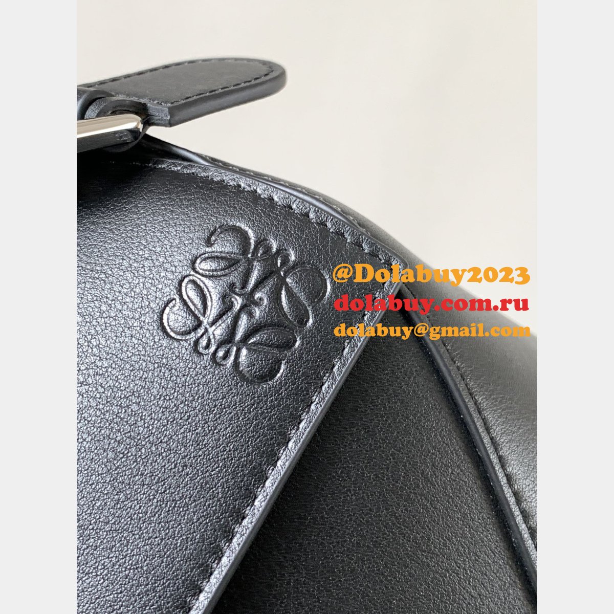 Best Replica Loewe Puzzle Medium Bag In Classic Calfskin 29CM