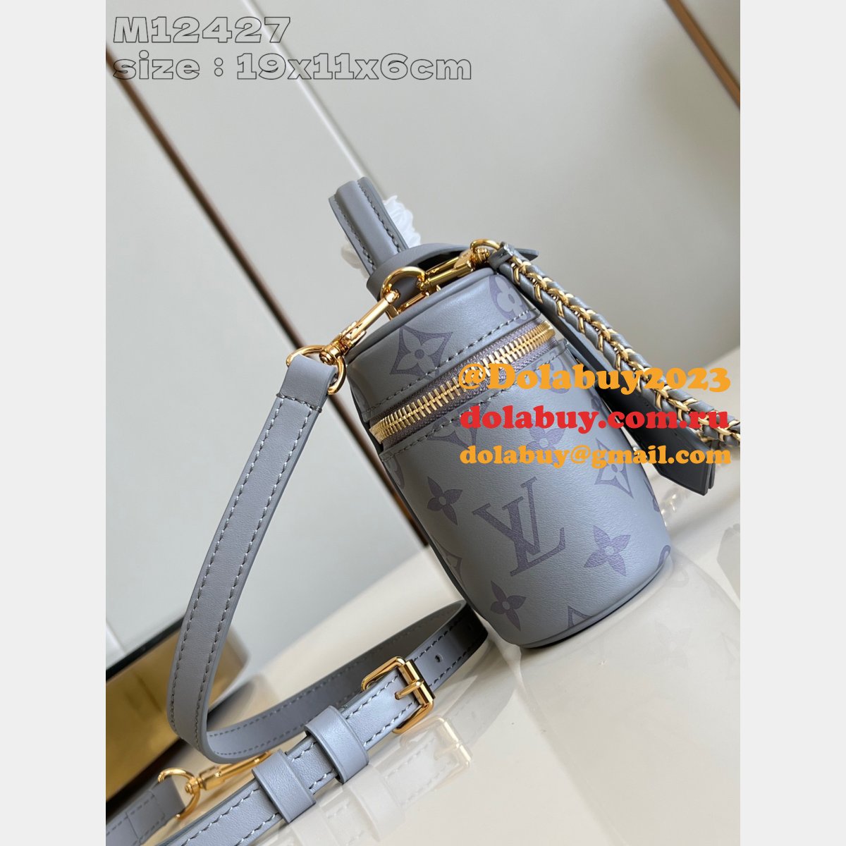 UK Louis Vuitton Replica Vanity Chain Pouch Fashion M12427 Bag