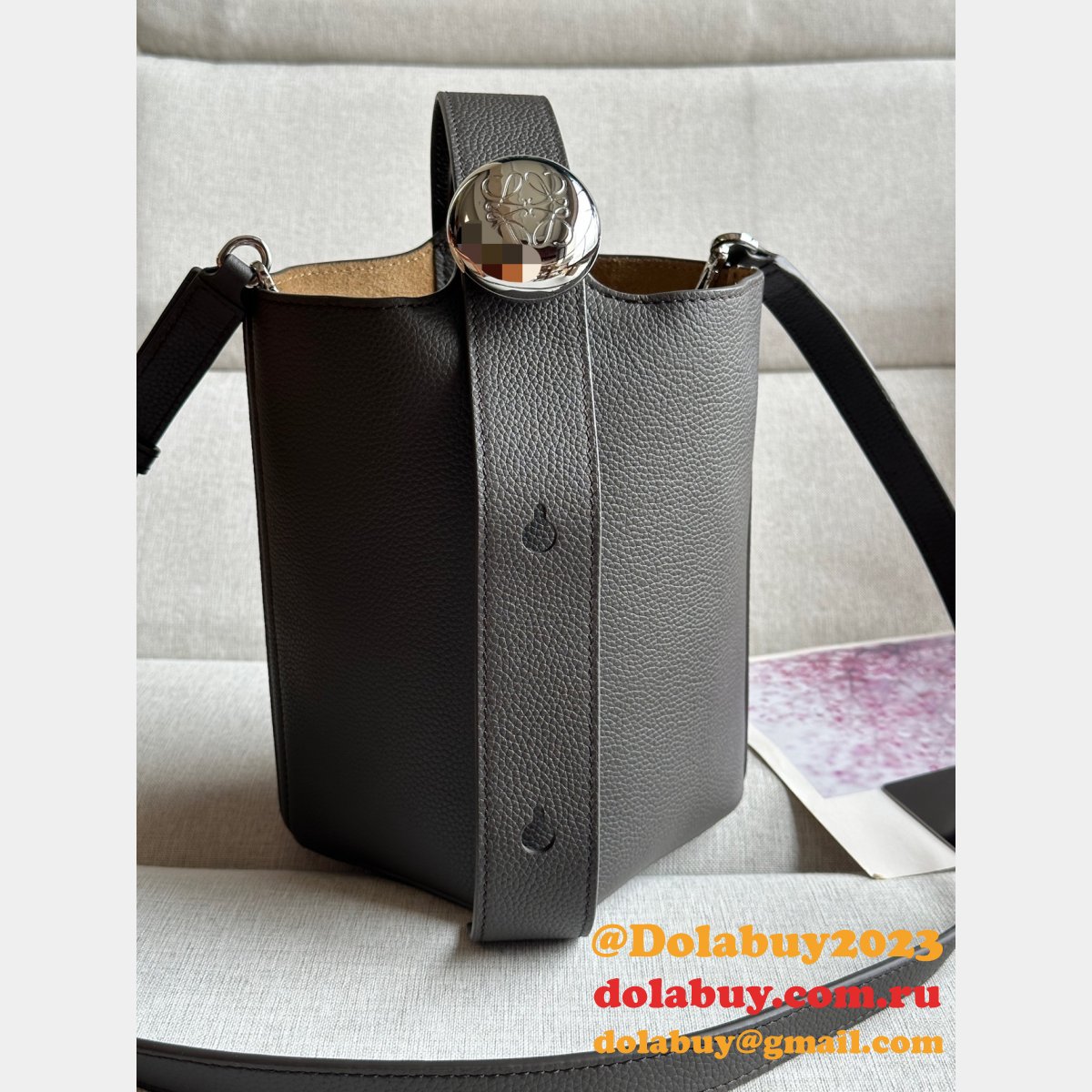 Replica Loewe Pebble Bucket handbag Top Quality 332s
