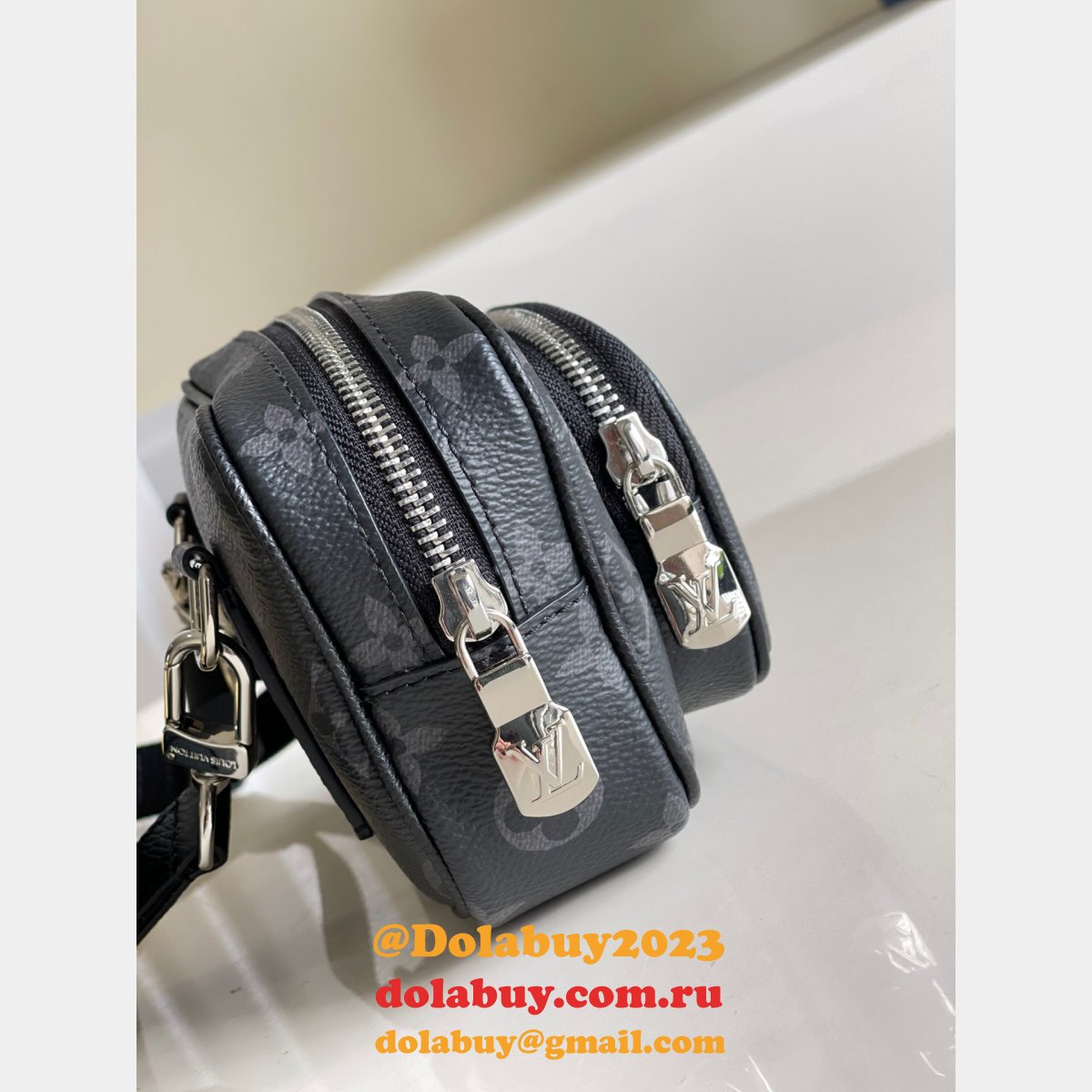 Louis Vuitton UK Replica M30781 Outdoor Pouch K45 Rose/Black