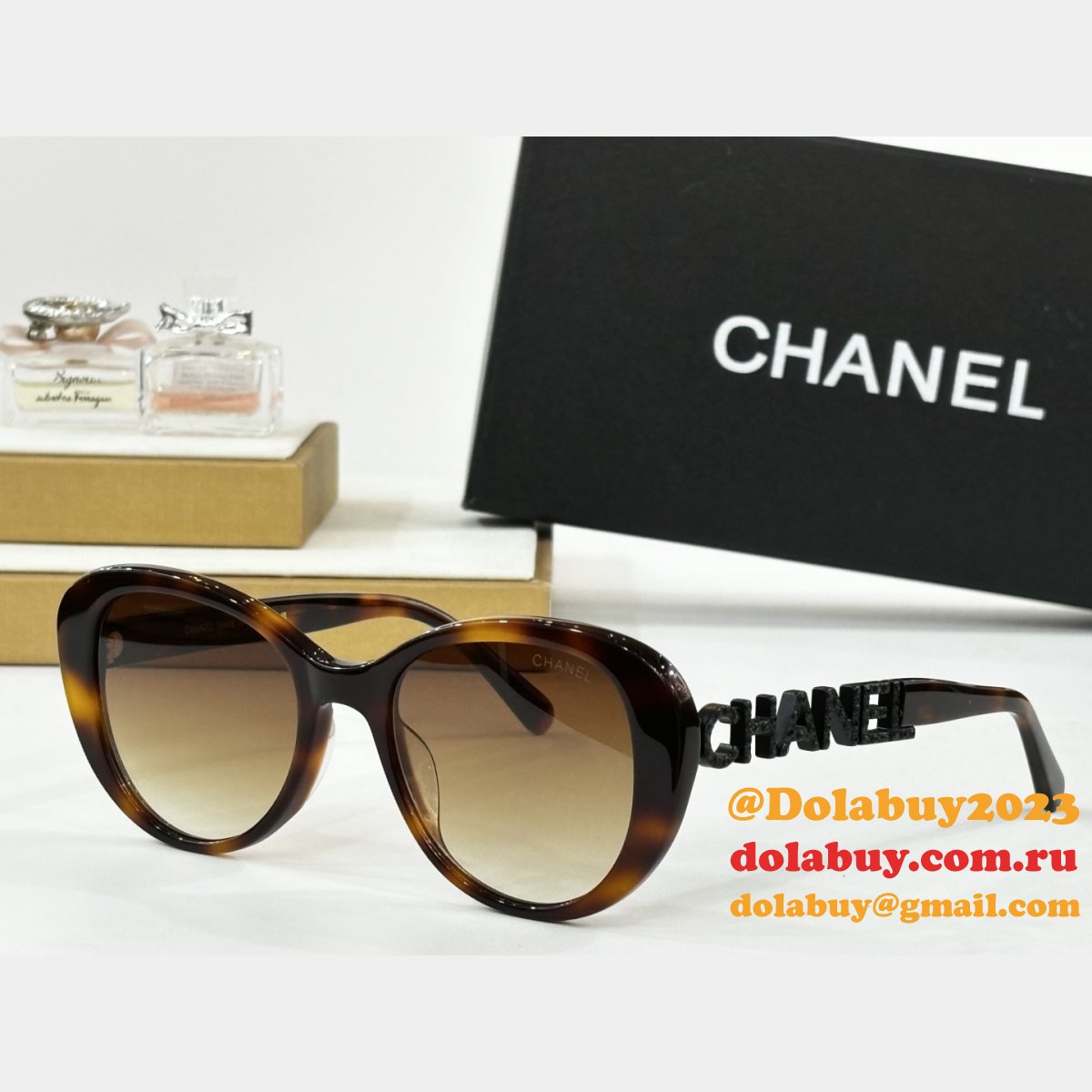 2025 CH 8048 Sunglasses