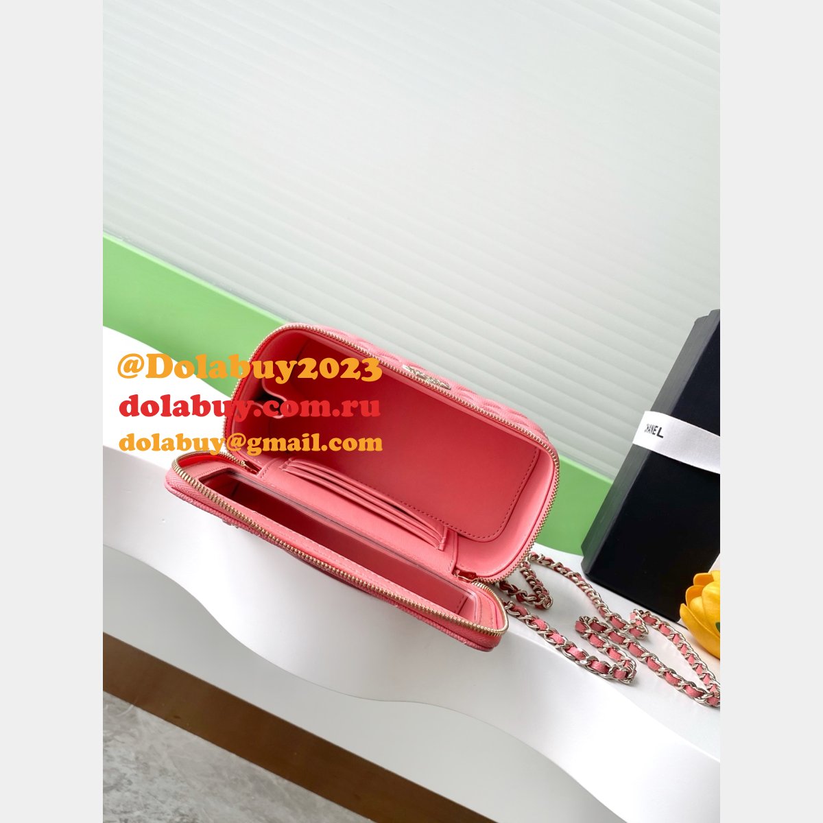 Luxury Long Vanity AP4530 Replica Chain Shiny Bag
