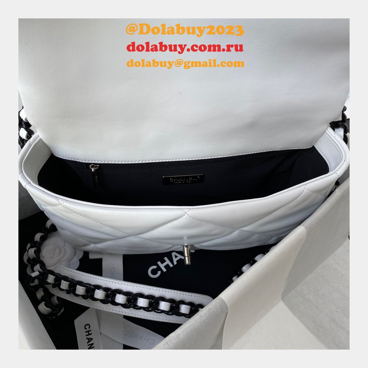 Best Replica Lambskin Gold-Tone AS1160 White/Black 19 Handbags Online Sale