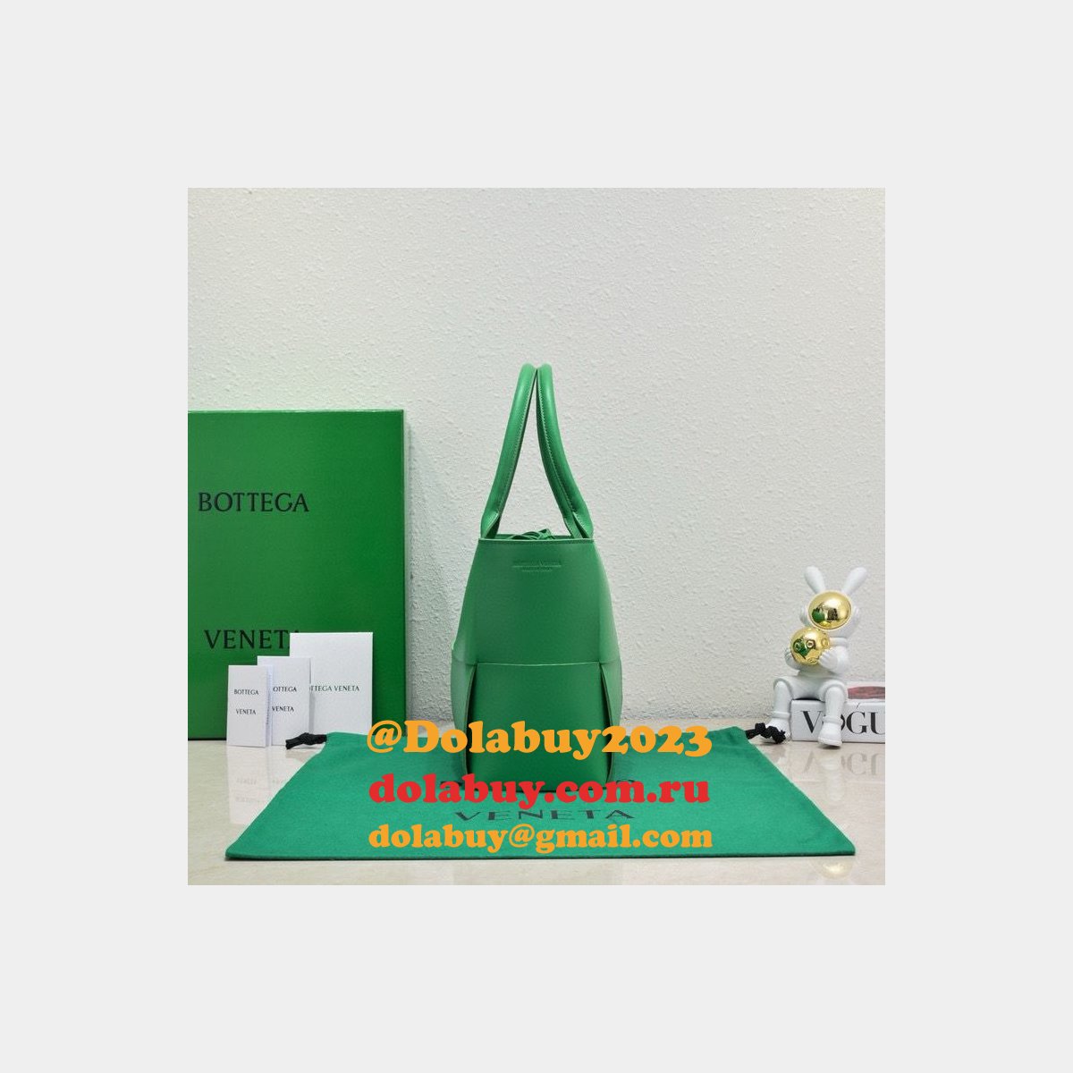 luxury b0tte*a Ven*ta medium arco tote bag 36cm