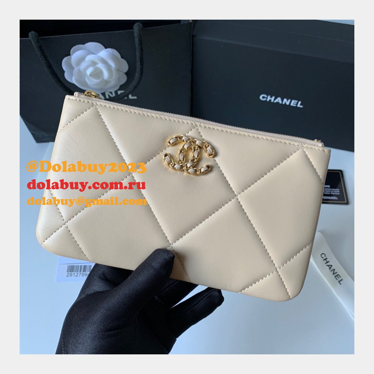 Hot Replica 19 Lambskin Small Pouch AP1059 Bag