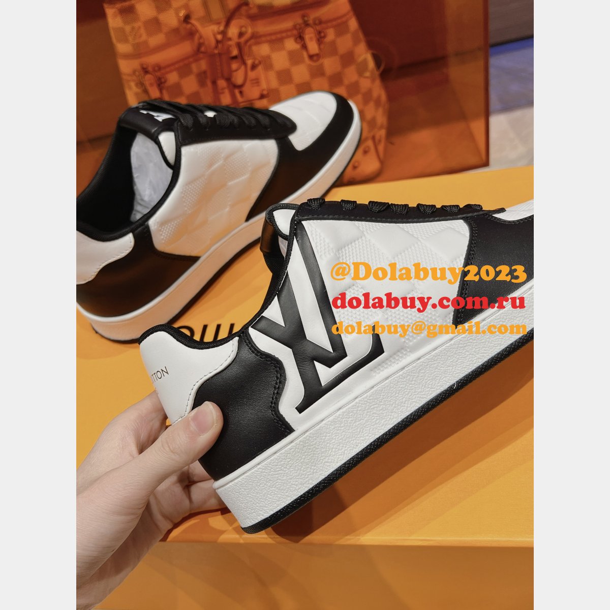 Luxury LOUIS VUITTON Rivoli Sneaker Fashion
